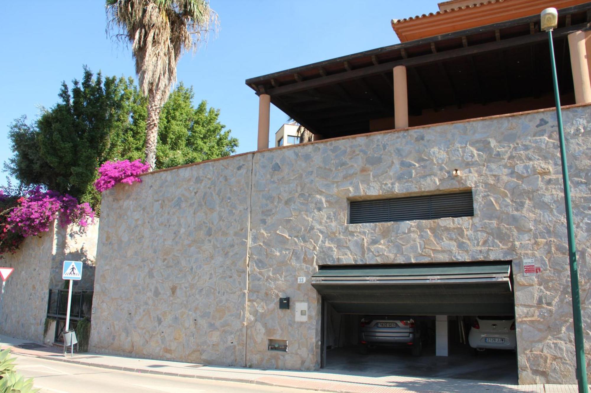 Limonar Deluxe Apartment *